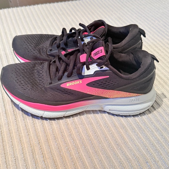 Brooks Womens Ghost 16, Black/Pink Size 8 - Picture 2 of 6